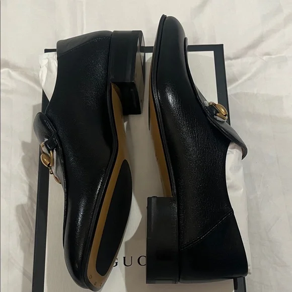 Gucci Black Leather Loafers with Gold Horsebit - Picture 5 of 15